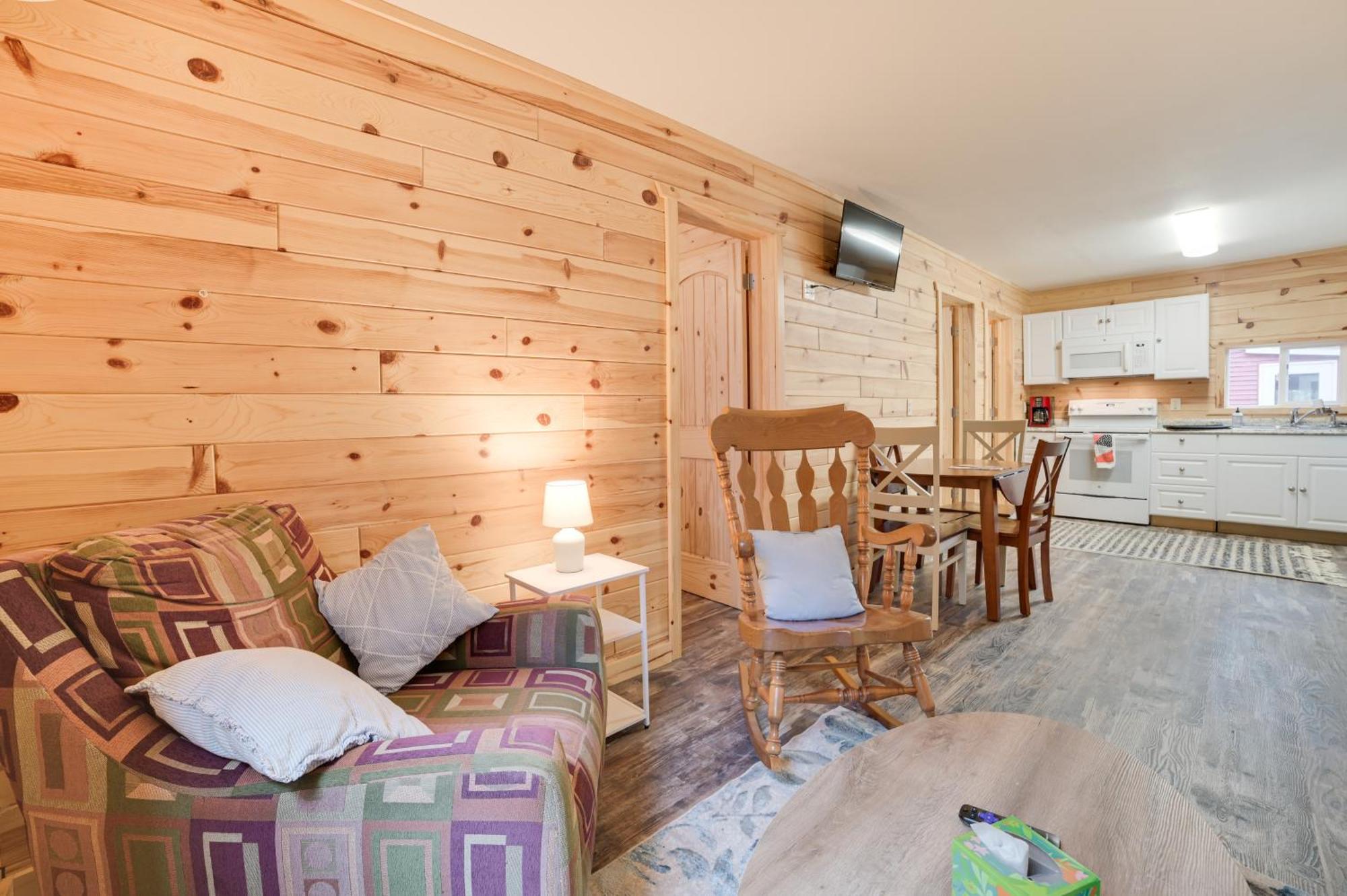 Scenic Evans Hideaway Steps To Lake Huron! Oscoda Екстер'єр фото